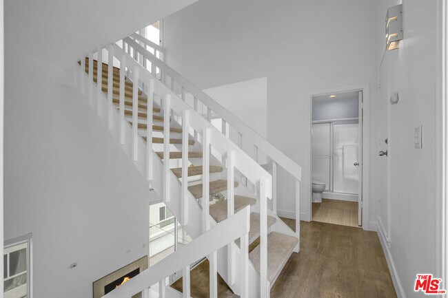 Building Photo - 1 Ironsides St