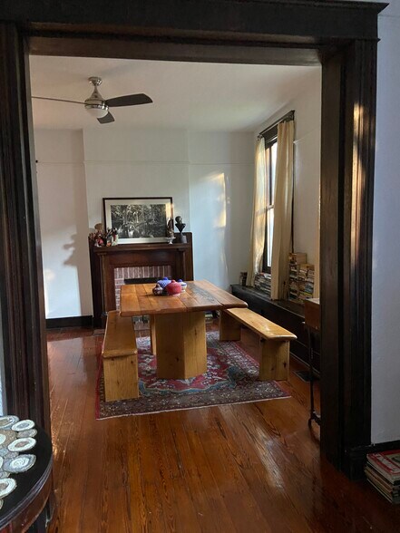 Building Photo - 2251 Cambronne St