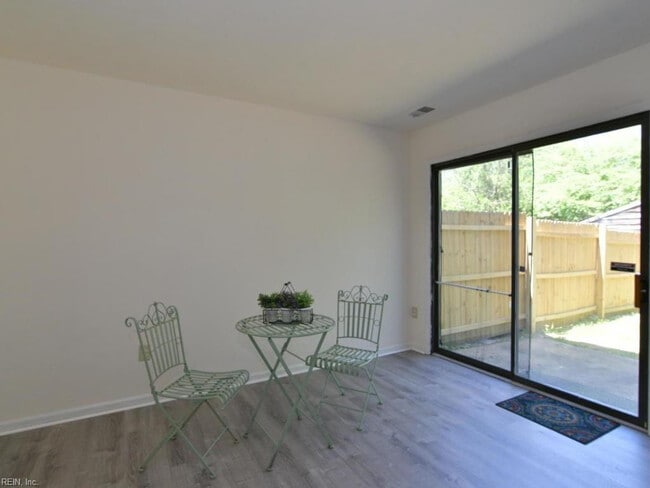 Building Photo - HILLTOP AREA FOR RENT!