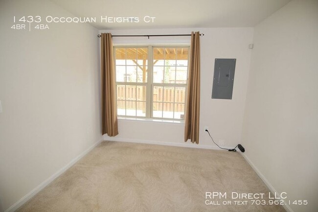 Building Photo - Historic Occoquan!