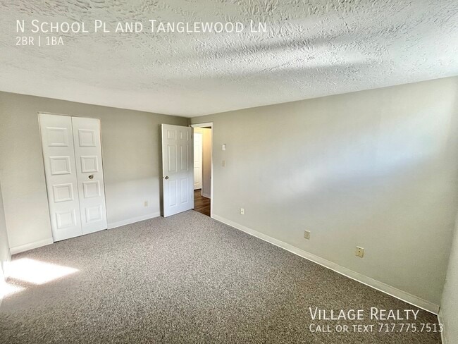 Building Photo - 319 N School Pl