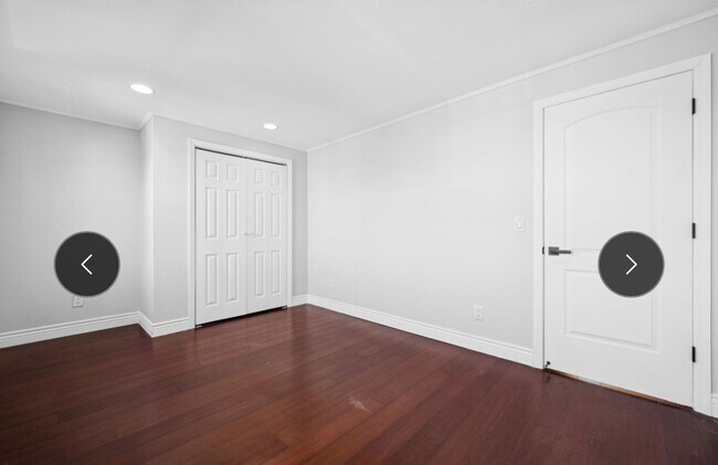 Building Photo - 102-23 164th Dr