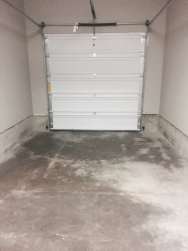 Building Photo - 1422-1422 Marigold Dr
