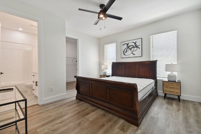 Building Photo - Luxurious 3 Bedroom Condo with Spacious Layout and Prime Location in Tampa, FL!