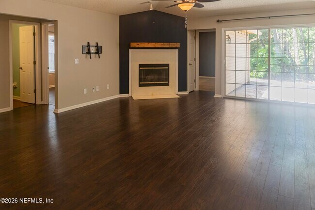 Building Photo - 1714 Ashmore Green Dr