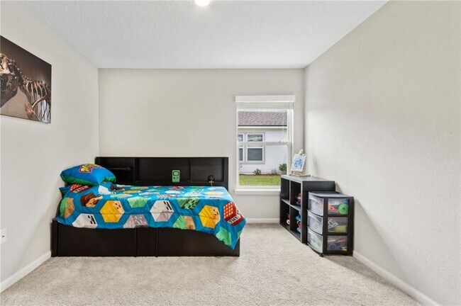 Building Photo - 300 Chinquapin Dr