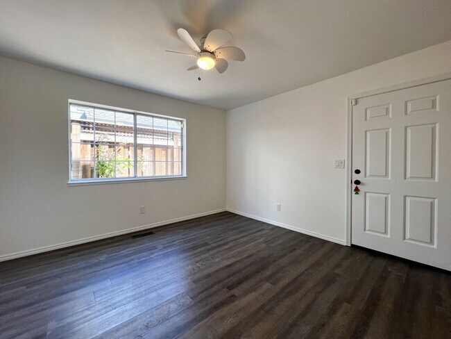 Building Photo - Beautifully Updated 3-Bedroom Home + Bonus Room with Private Backyard Retreat