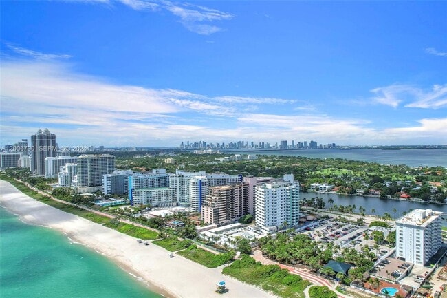 Building Photo - 5313 Collins Ave