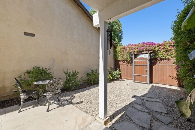 Building Photo - Beautifully Updated Home in Lake Lindero