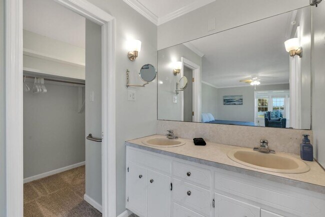 Building Photo - Fully Furnished Short Term Rental! Intercoastal Waterway!