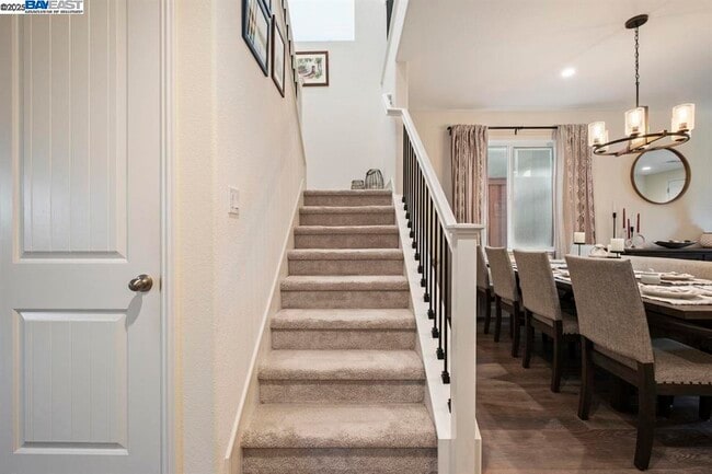 Building Photo - 2525 Modena Dr