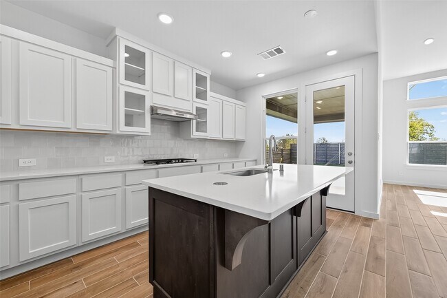 Building Photo - 3238 Kindred Wy