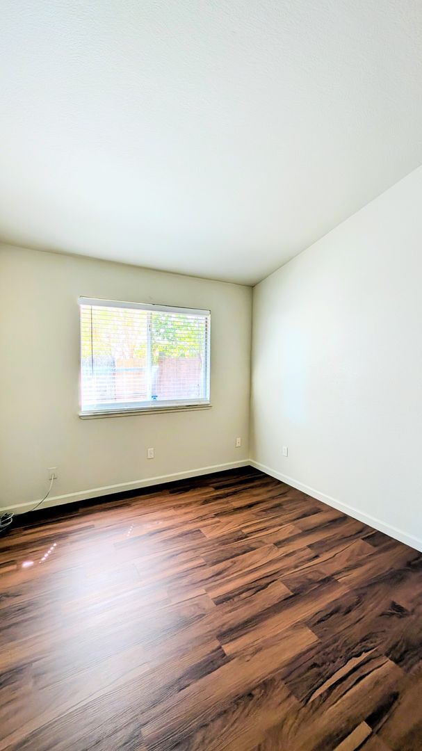 Building Photo - Beautiful 3BD/2BTH Single Family Home on C...