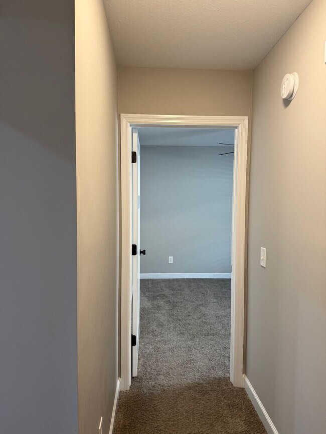 Building Photo - 157 Cody Dr