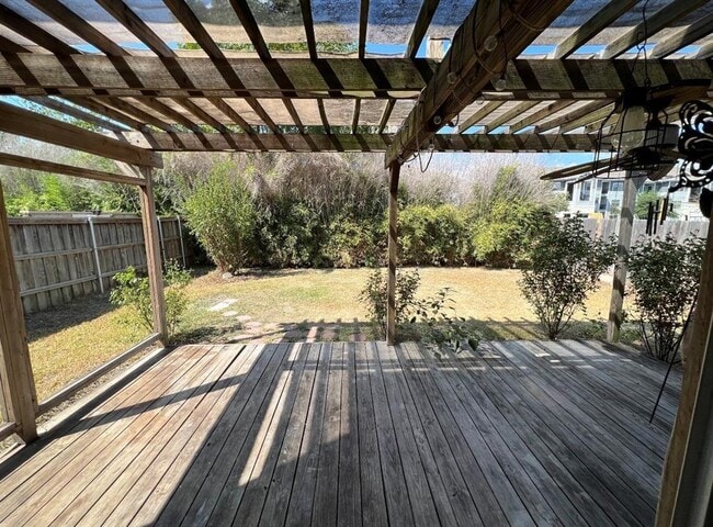 Building Photo - 1628 Anise Dr