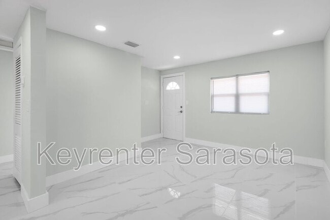 Building Photo - 130 Virginia Ct