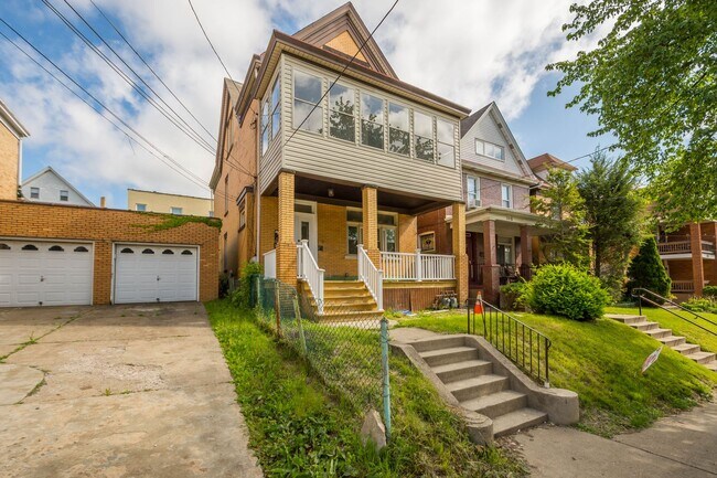 Building Photo - 313 Kambach St