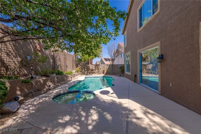 Building Photo - 2317 Sunrise Meadows Dr