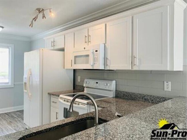 Building Photo - 480 Reed Canal Rd