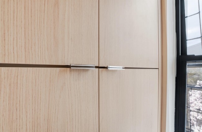 Building Photo - 233 1/2 Summit Ave