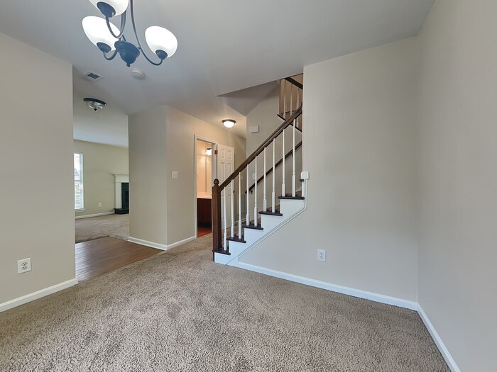 Building Photo - 10110 Northwoods Forest Dr