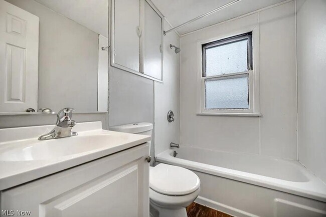 Building Photo - 3753 W 117th St