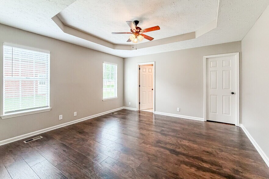 Building Photo - 142 S Birchwood Dr