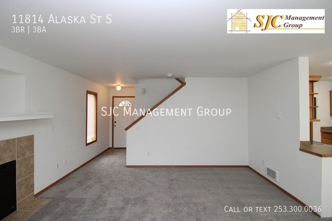 Building Photo - 11814 Alaska St S