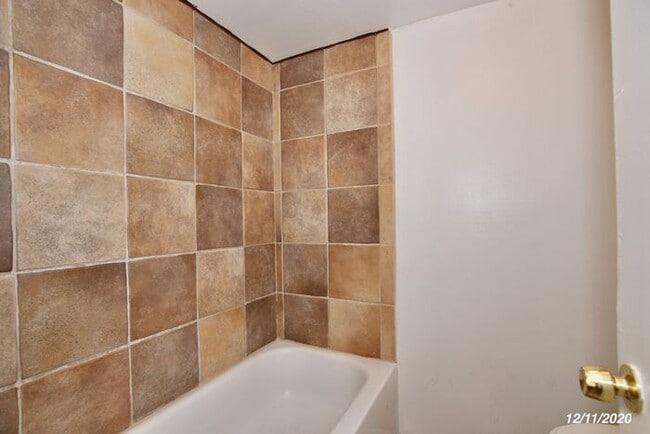 Building Photo - 5848 Windhover Dr