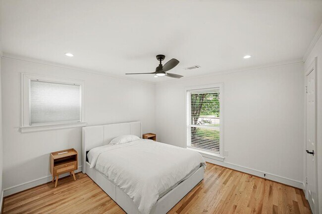 Building Photo - 5630 Lymbar Dr