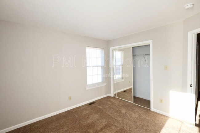 Building Photo - 1100 Lorieville Ln