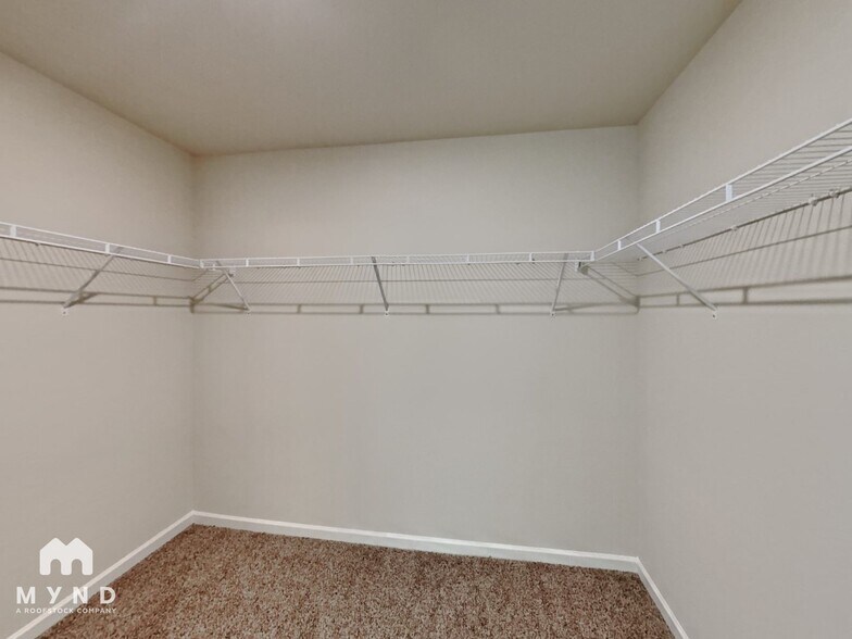 Building Photo - 5057 Rapahoe Trail