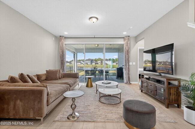 Building Photo - 460 Archstone Wy