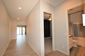 Building Photo - 7642 W Glass Ln