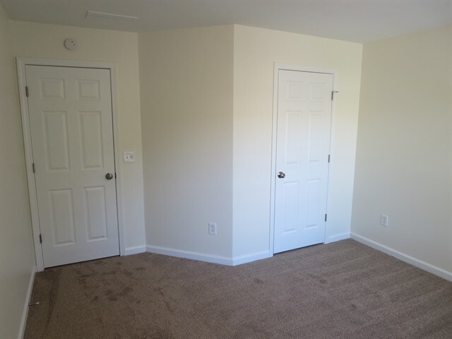 Building Photo - 811 Buffington Way