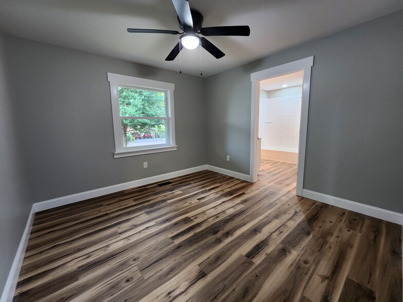 Master Bedroom - 919 Highland Dr