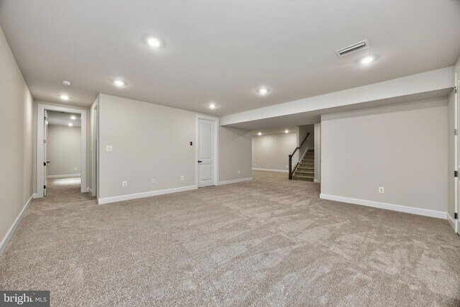 Building Photo - 1422 Gilray Dr
