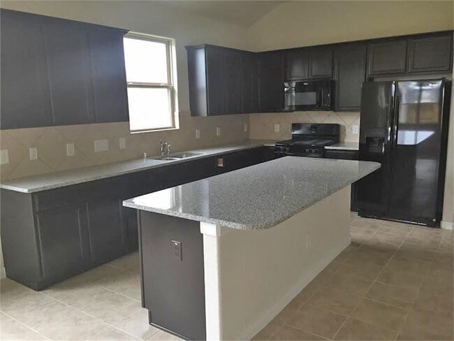 Building Photo - 16608 Spirit Lake Ct