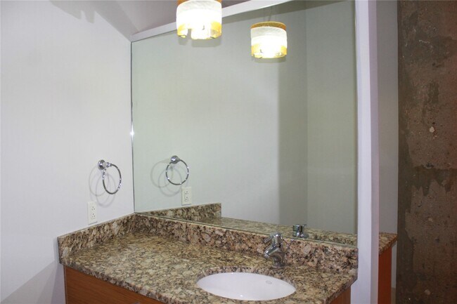 Building Photo - 4100 Forest Park Ave