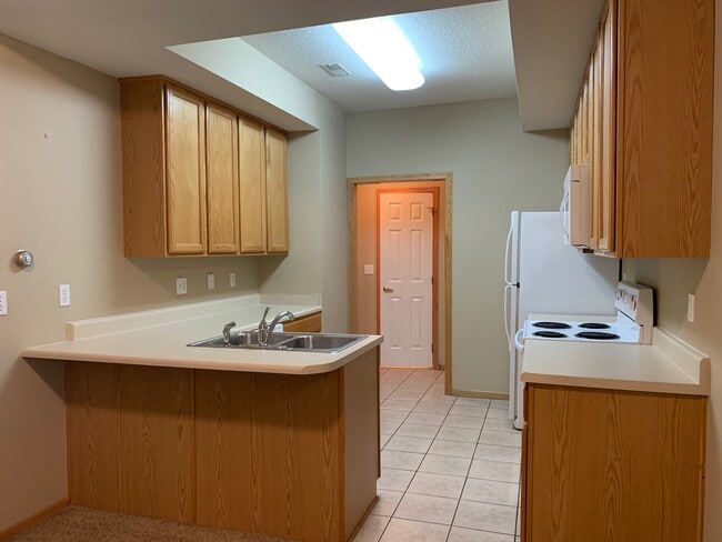 Building Photo - 1215 S 52nd St