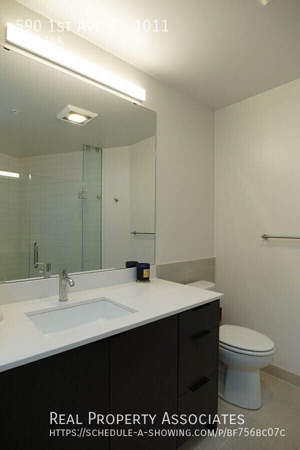 Building Photo - Modern One Bedroom Condo with a View of Lu...