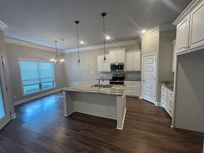 Building Photo - Beautiful Midway ISD Home