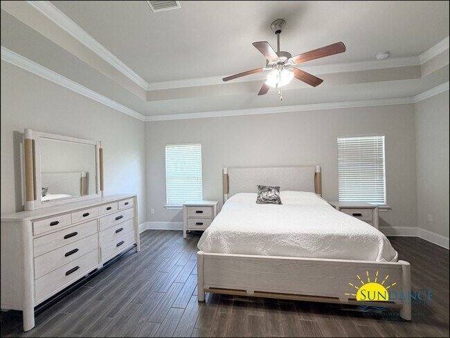Building Photo - 210 Tropical Breeze Dr