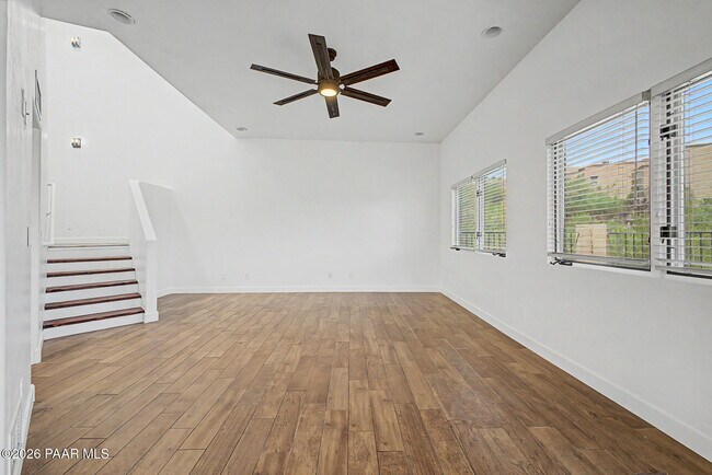 Building Photo - 504 S Stephanie Loop