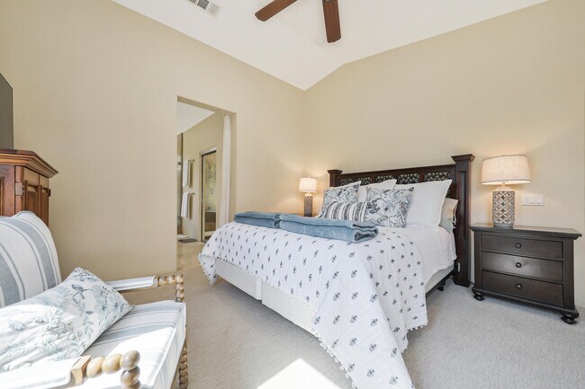 Building Photo - 78825 Vía Ventana