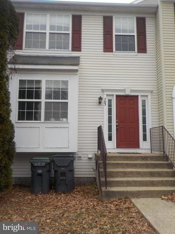 Building Photo - 703 Kings Crest Dr