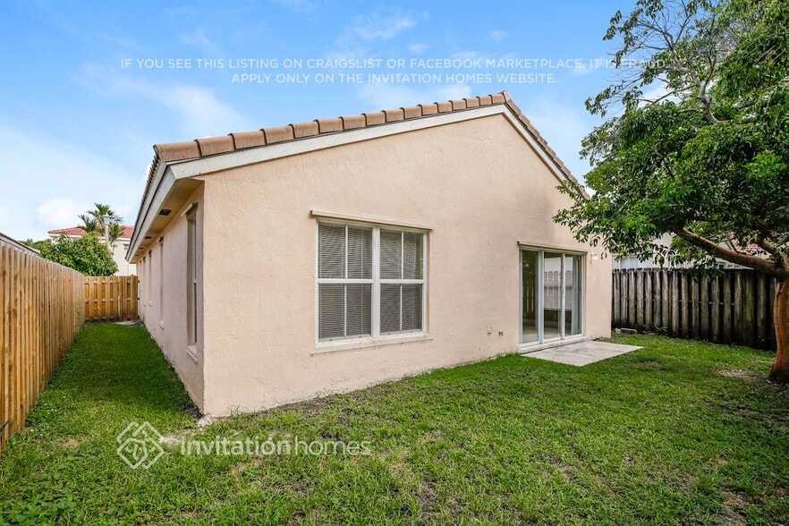 Building Photo - 6249 Island Way