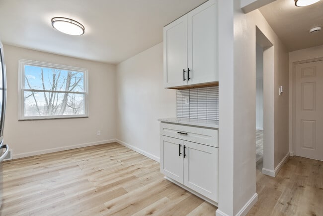 Building Photo - 4484 Scherling St