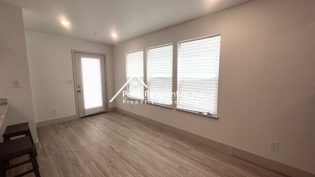 Building Photo - Updated 3bd/2b Home Near UCD Med Center!