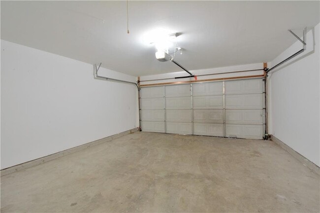 Building Photo - 1520 Darjeeling Dr